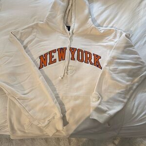 #11 Brunson Knicks/Kith Sweatshirt (L). Worn less than 5 times. Great condition.